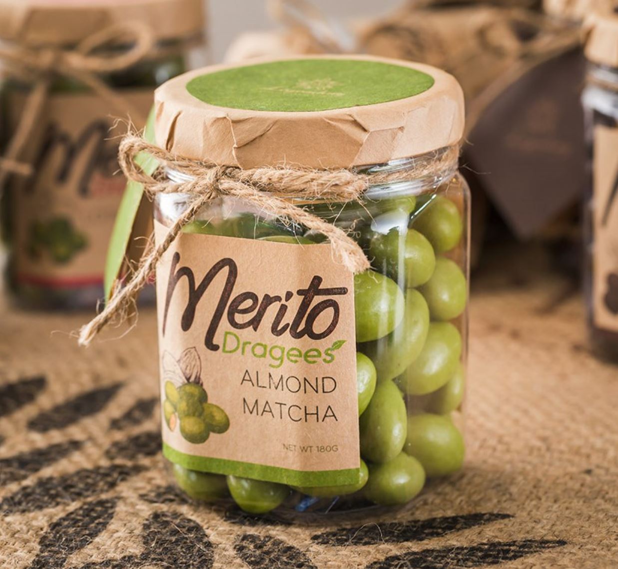 Sôcôla trà xanh bọc hạt hạnh nhân - Legendary